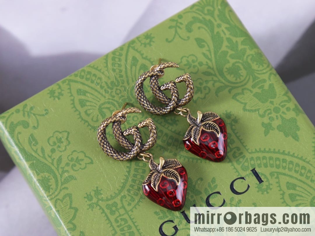 New Gucci Gucci strawberry 🍓 necklace bracelet stud earrings