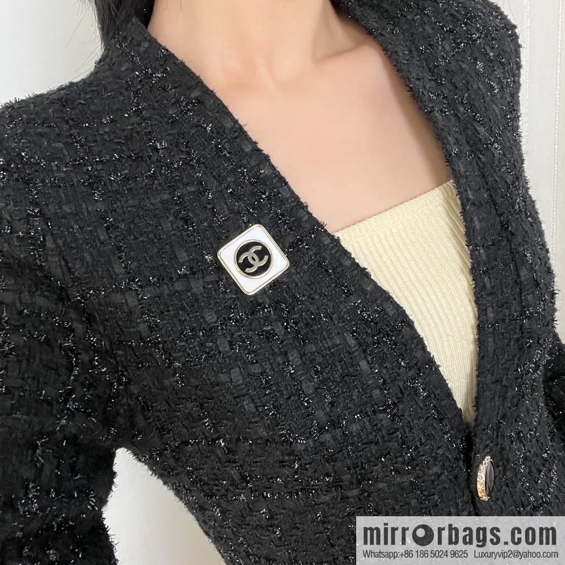 New ☑️ Chanel double c square brooch