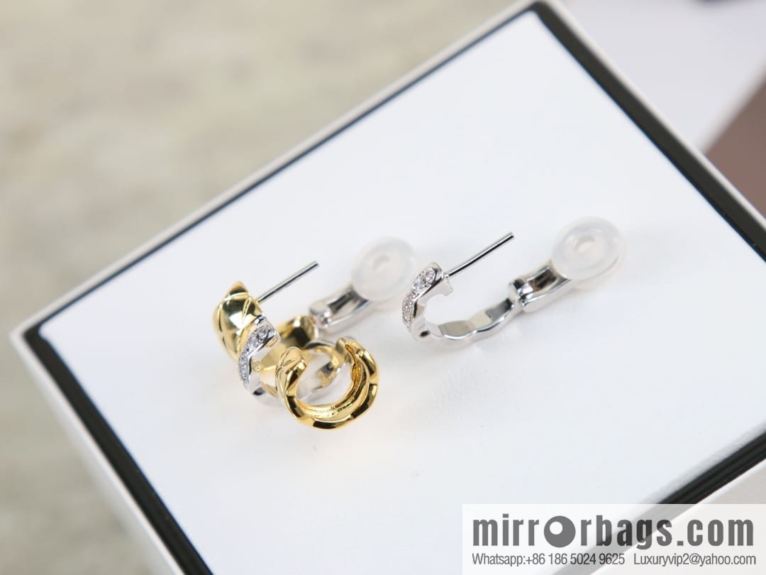 New ☑️ Chanel coco crush series rhombus asymmetric stud earrings