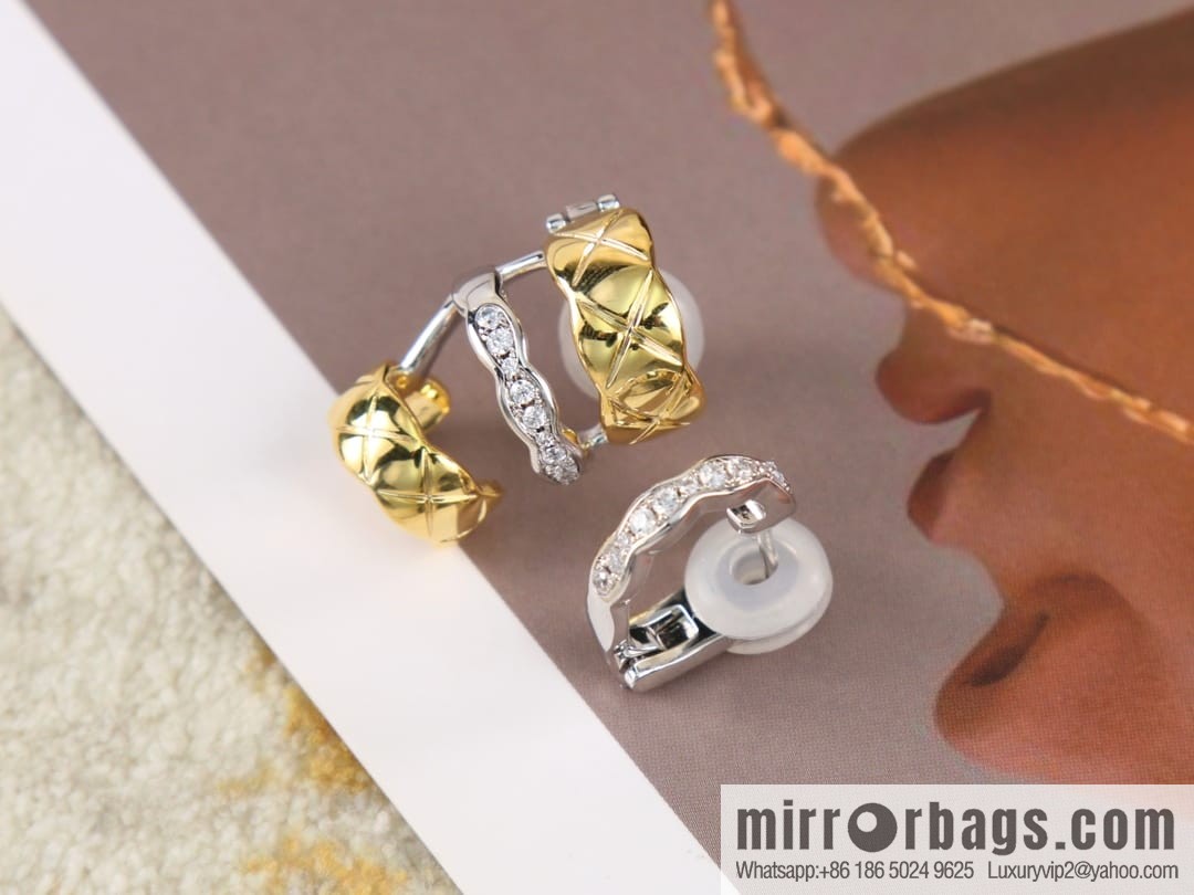 New ☑️ Chanel coco crush series rhombus asymmetric stud earrings