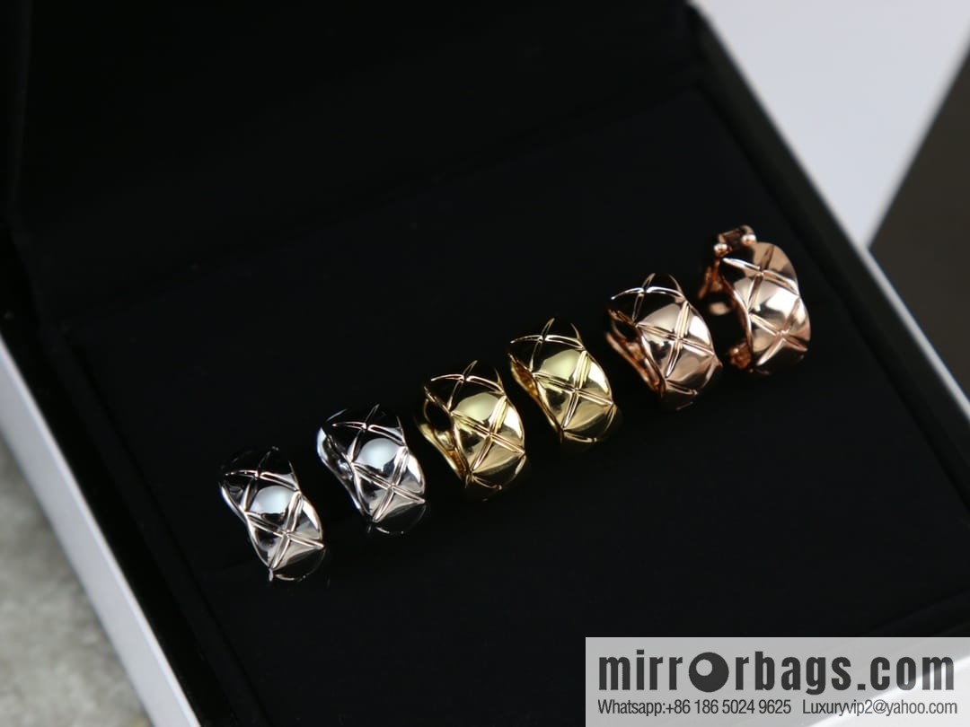 New ☑️ Chanel coco crush series rhombus earrings