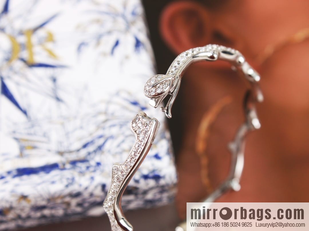 New ☑️ Dior Diamond Vine Bracelet