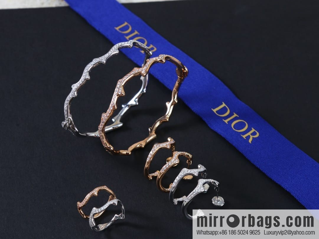 New ☑️ Dior full diamond vine ring