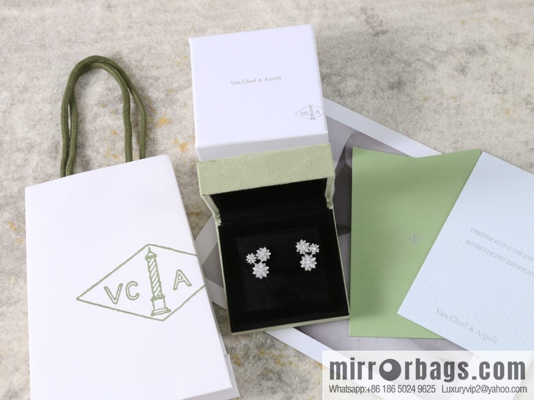 Van Cleef & Arpels Lotus Ear Pat Earrings