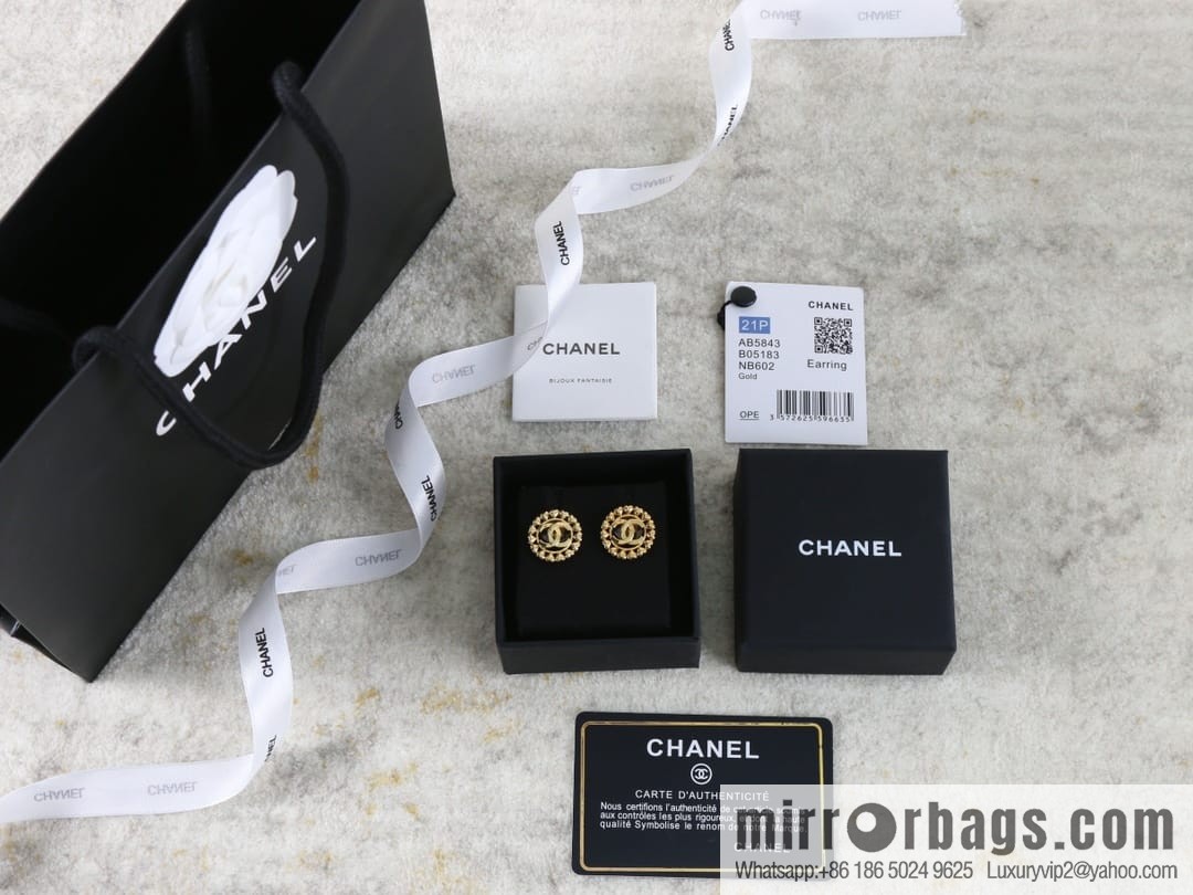New ☑️ Chanel gold double c round stud earrings