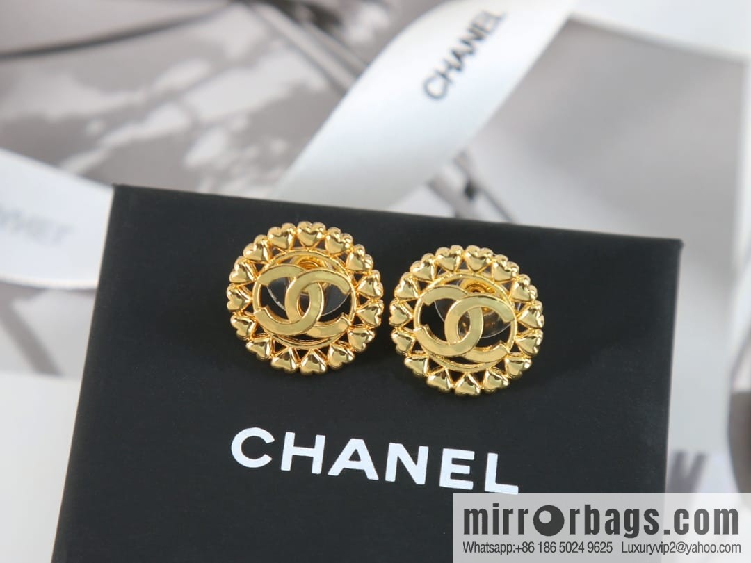 New ☑️ Chanel gold double c round stud earrings