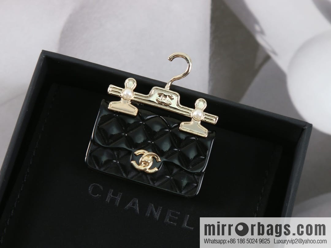 New ☑️ Chanel double c hanger bag brooch