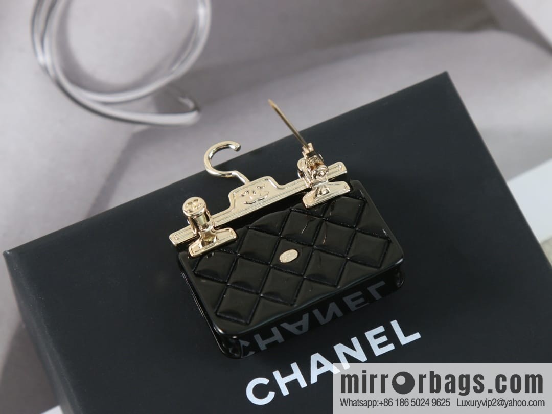 New ☑️ Chanel double c hanger bag brooch