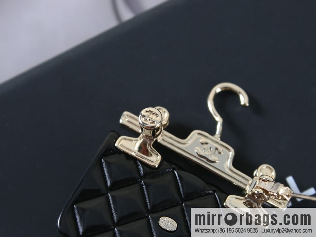 New ☑️ Chanel double c hanger bag brooch