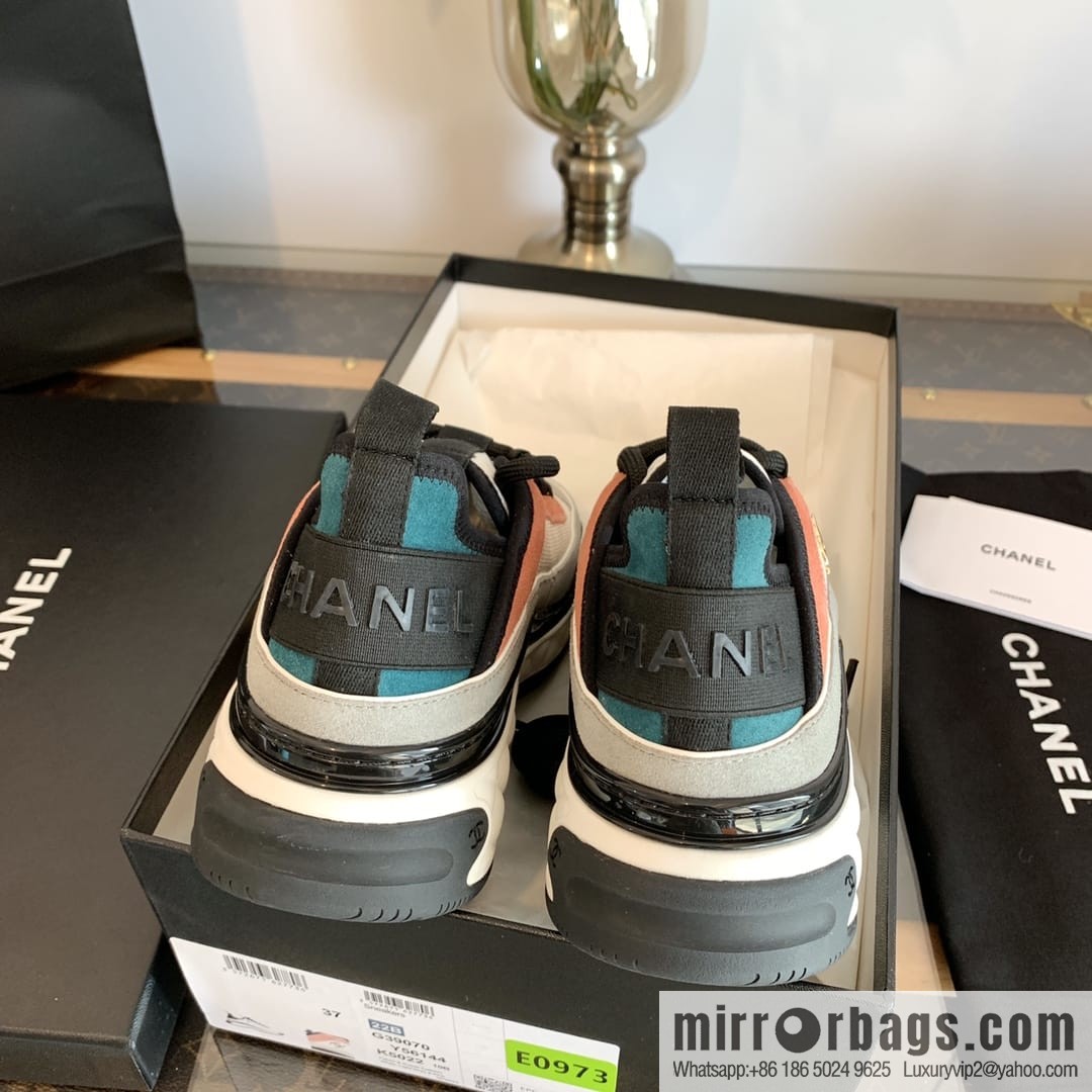 Chanel Xiaoxiang Contrast color to increase sneakers