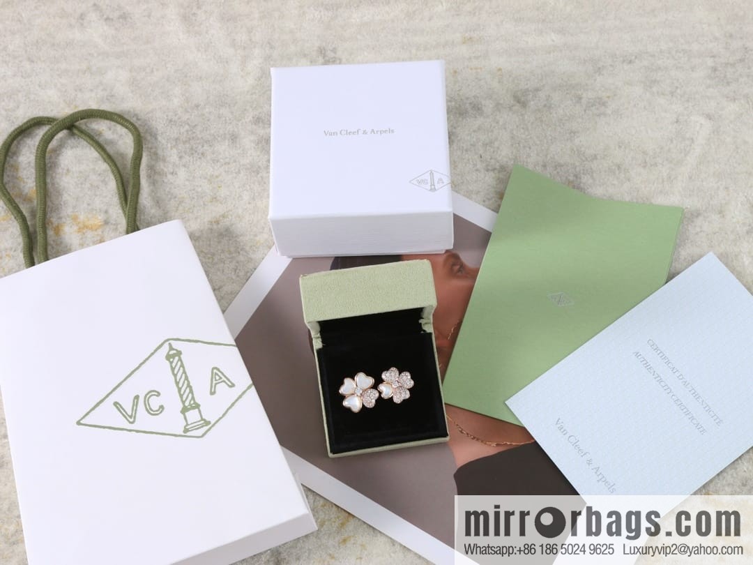 Van Cleef & Arpels cosmos four-leaf clover fritillary ring