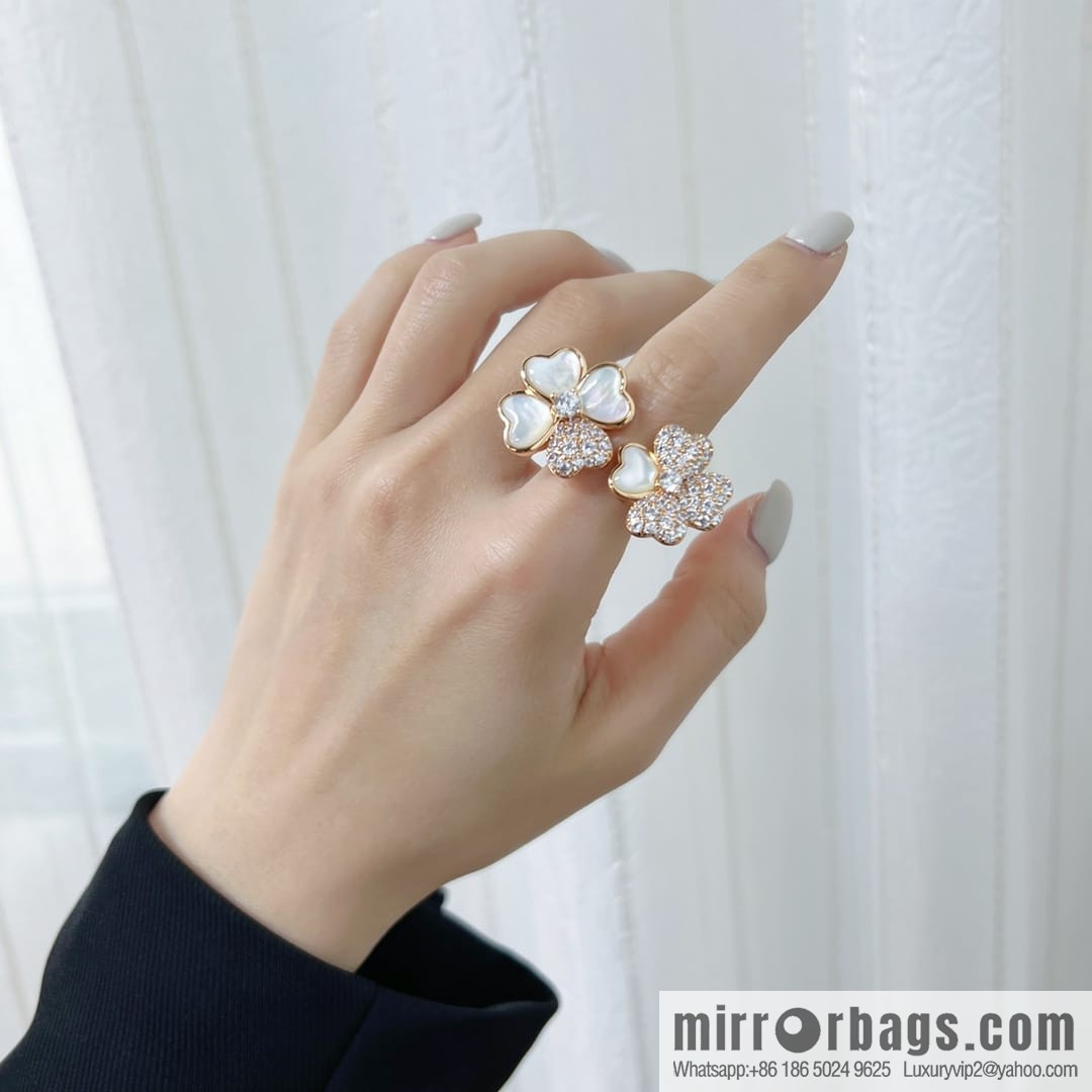Van Cleef & Arpels cosmos four-leaf clover fritillary ring