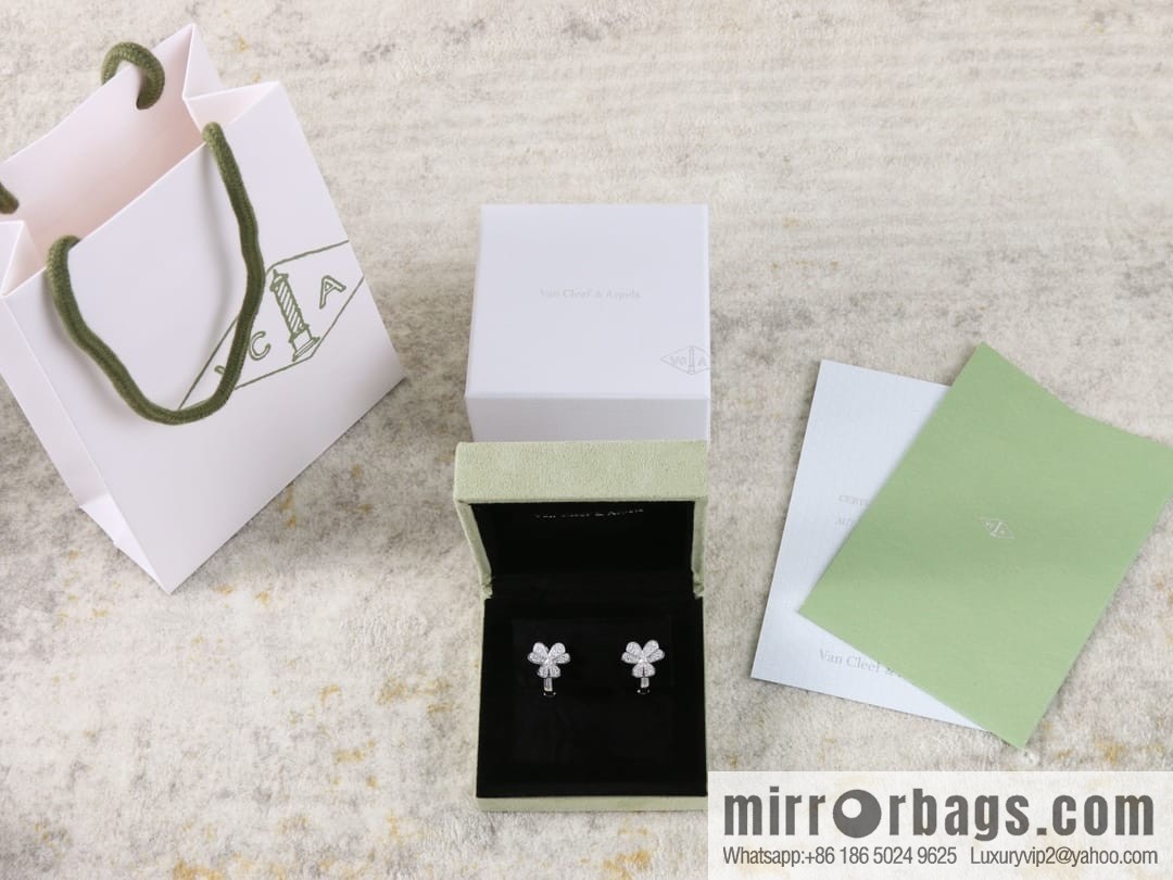 Van Cleef & Arpels Clover Earrings