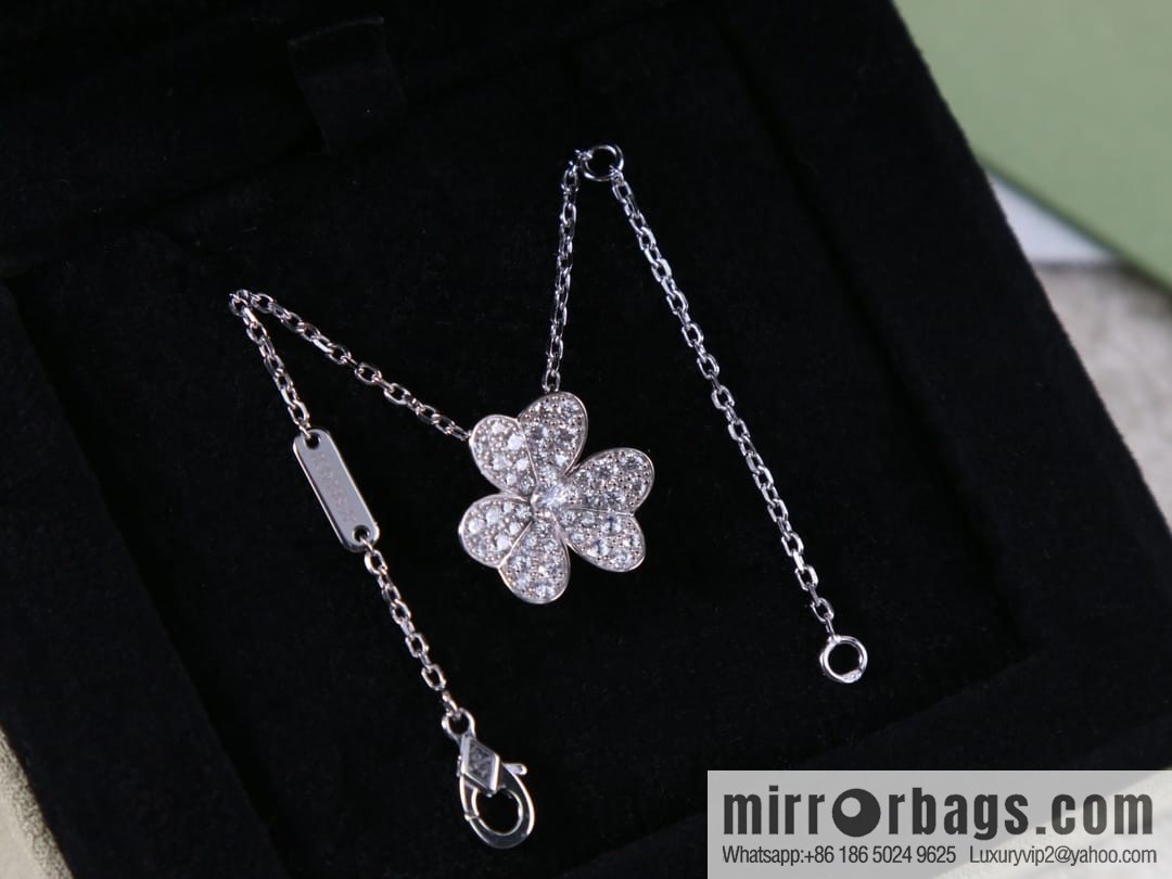 Van Cleef & Arpels Clover ☘️ necklace
