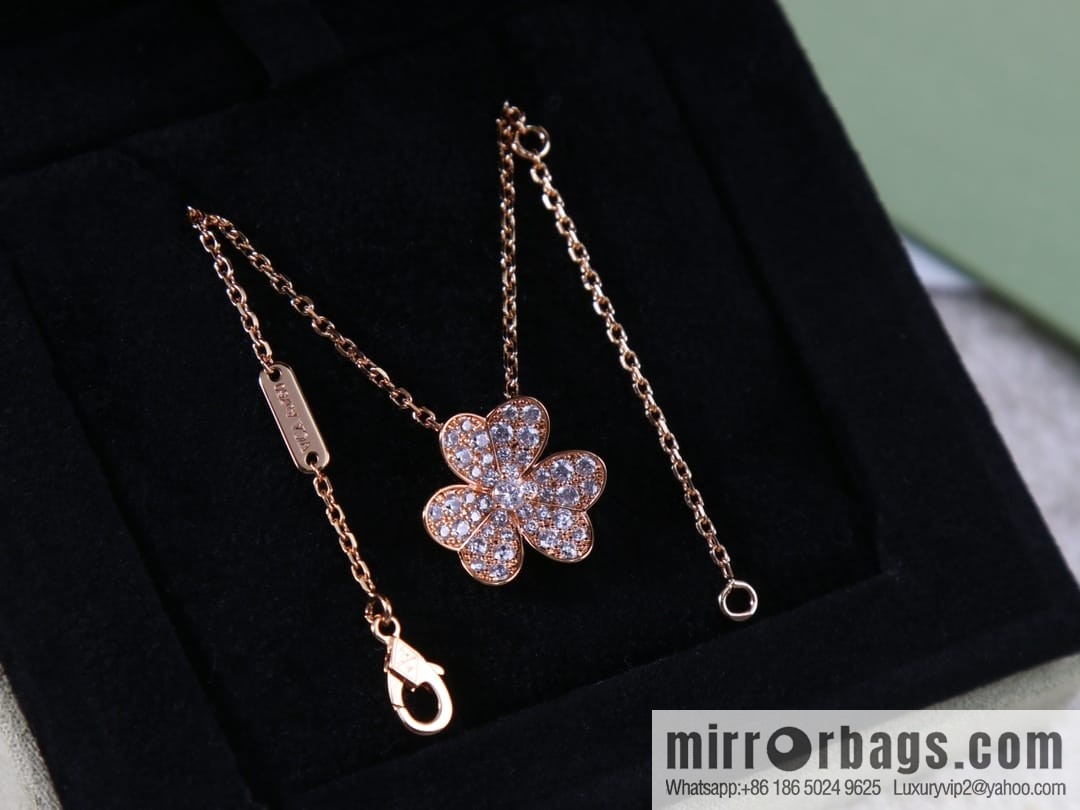 Van Cleef & Arpels Clover ☘️ necklace