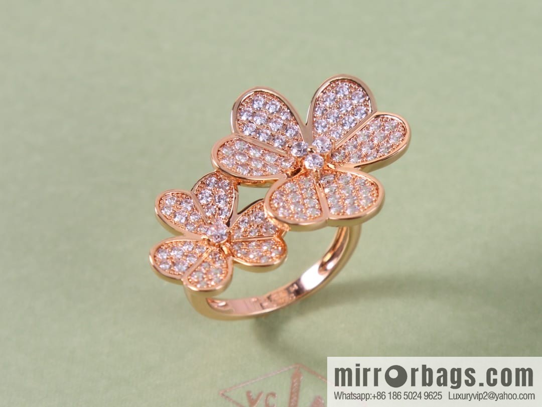 Van Cleef & Arpels Clover ☘️ ring