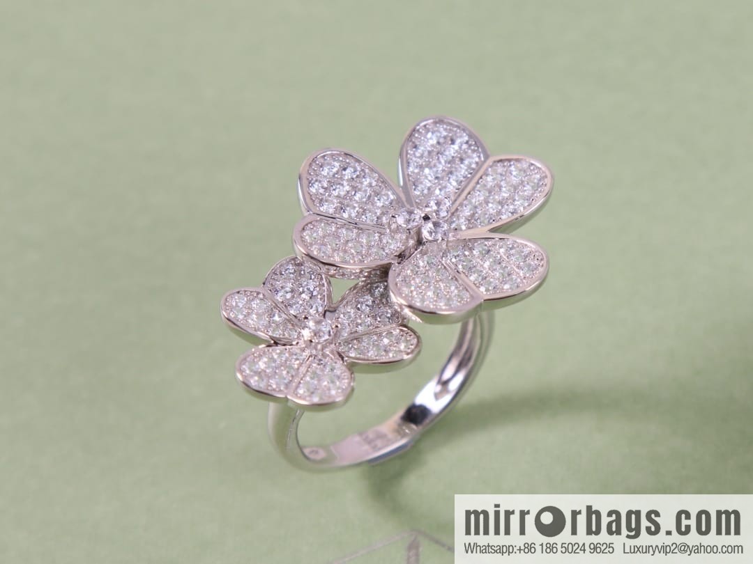 Van Cleef & Arpels Clover ☘️ ring