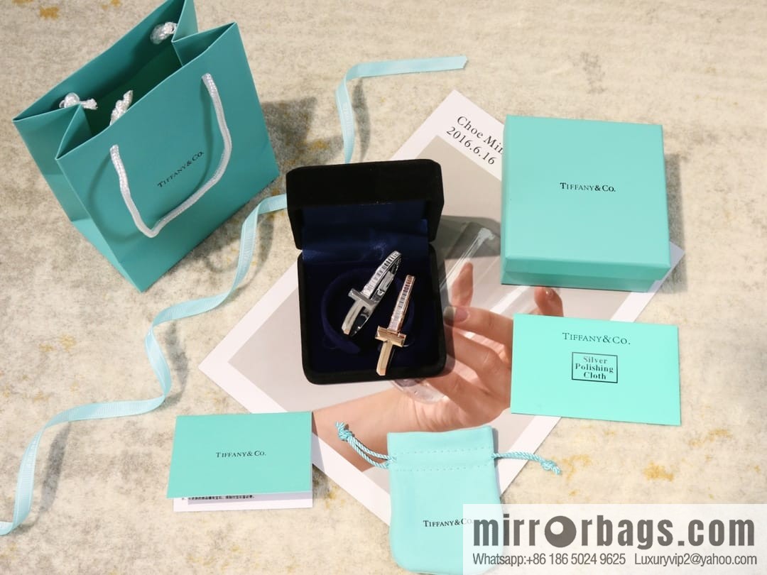 New ☑️ TIFFANY & Co. Tiffany & Co. T1 square diamond bracelet bracelet