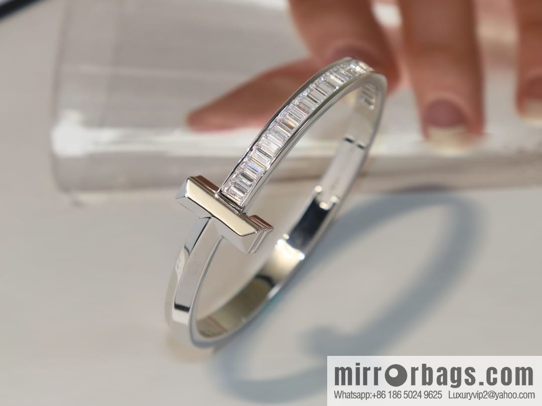 New ☑️ TIFFANY & Co. Tiffany & Co. T1 square diamond bracelet bracelet