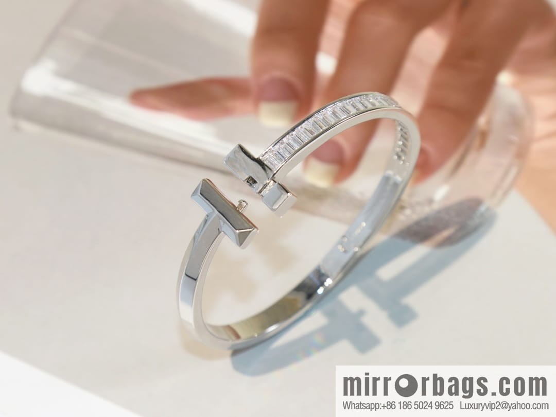 New ☑️ TIFFANY & Co. Tiffany & Co. T1 square diamond bracelet bracelet