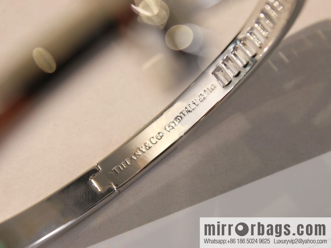 New ☑️ TIFFANY & Co. Tiffany & Co. T1 square diamond bracelet bracelet