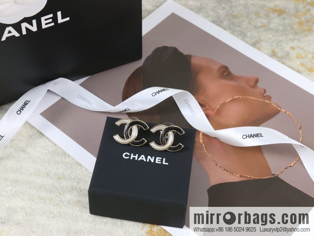 New ☑️ Chanel c1 double c black and white stud earrings