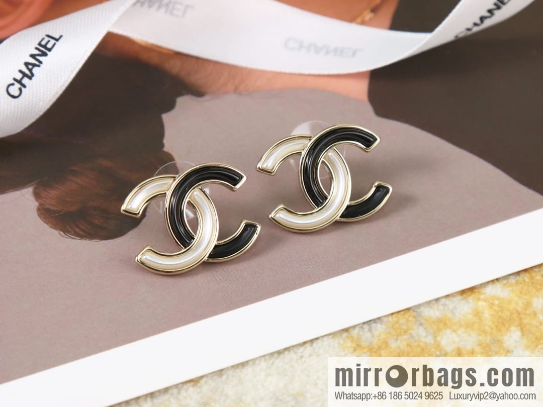 New ☑️ Chanel c1 double c black and white stud earrings