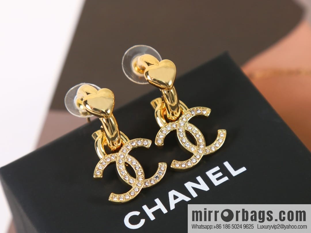 New ☑️ Chanel c2 gold double c peach heart love stud earrings
