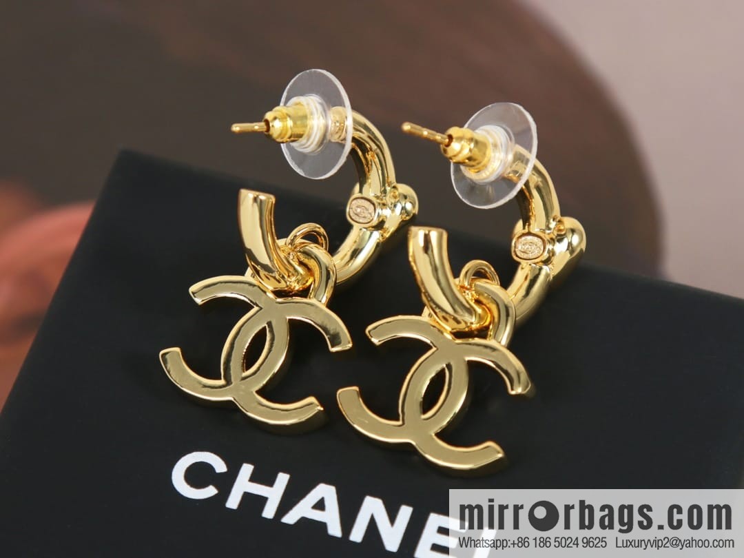 New ☑️ Chanel c2 gold double c peach heart love stud earrings
