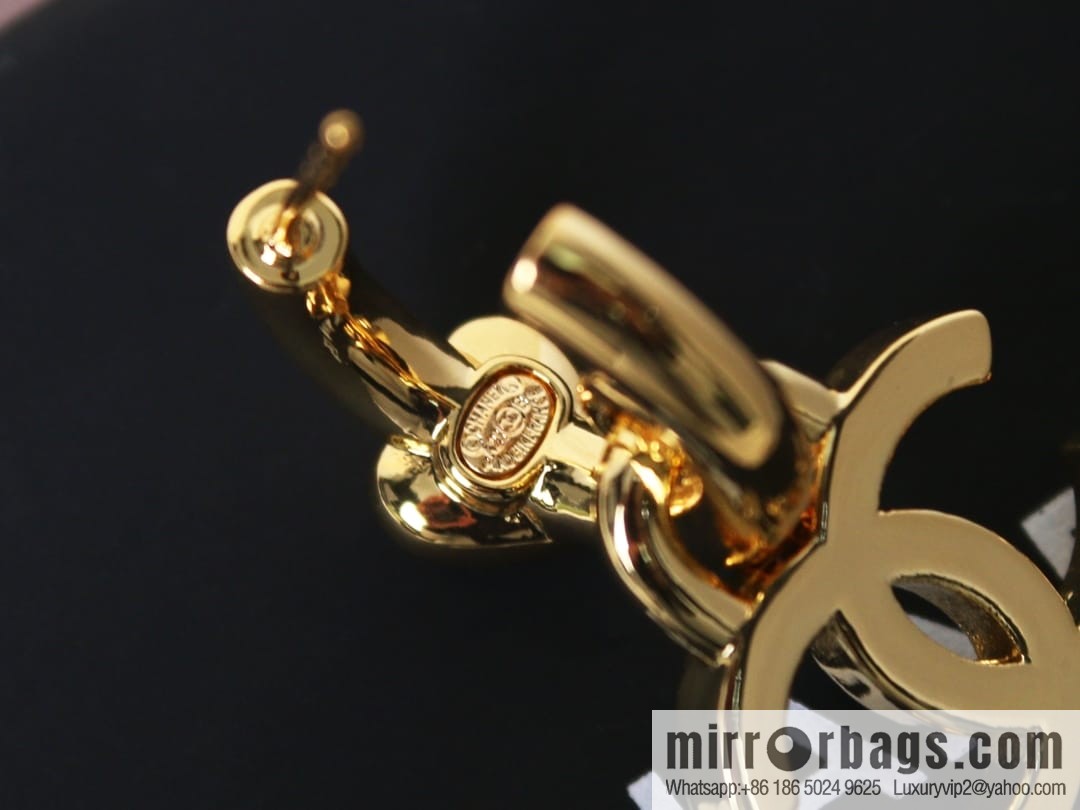 New ☑️ Chanel c2 gold double c peach heart love stud earrings