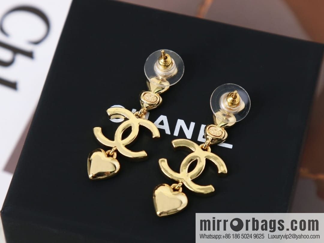 New ☑️ Chanel c3 gold double c peach heart love stud earrings
