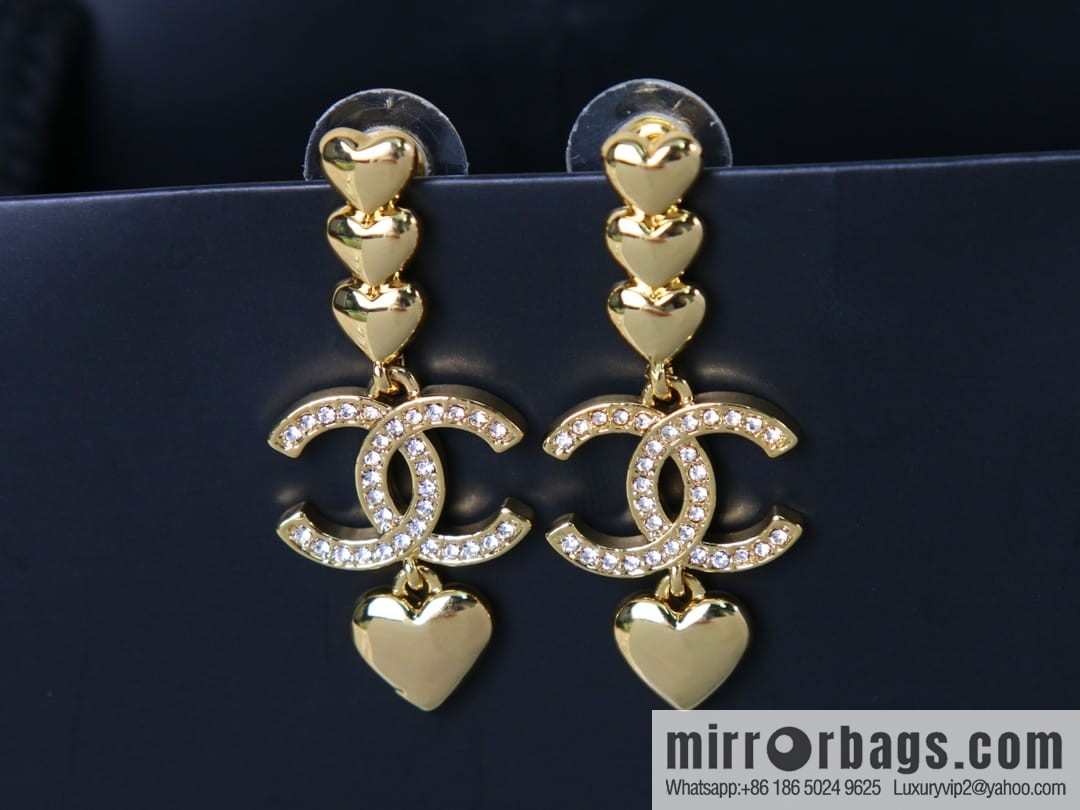 New ☑️ Chanel c3 gold double c peach heart love stud earrings