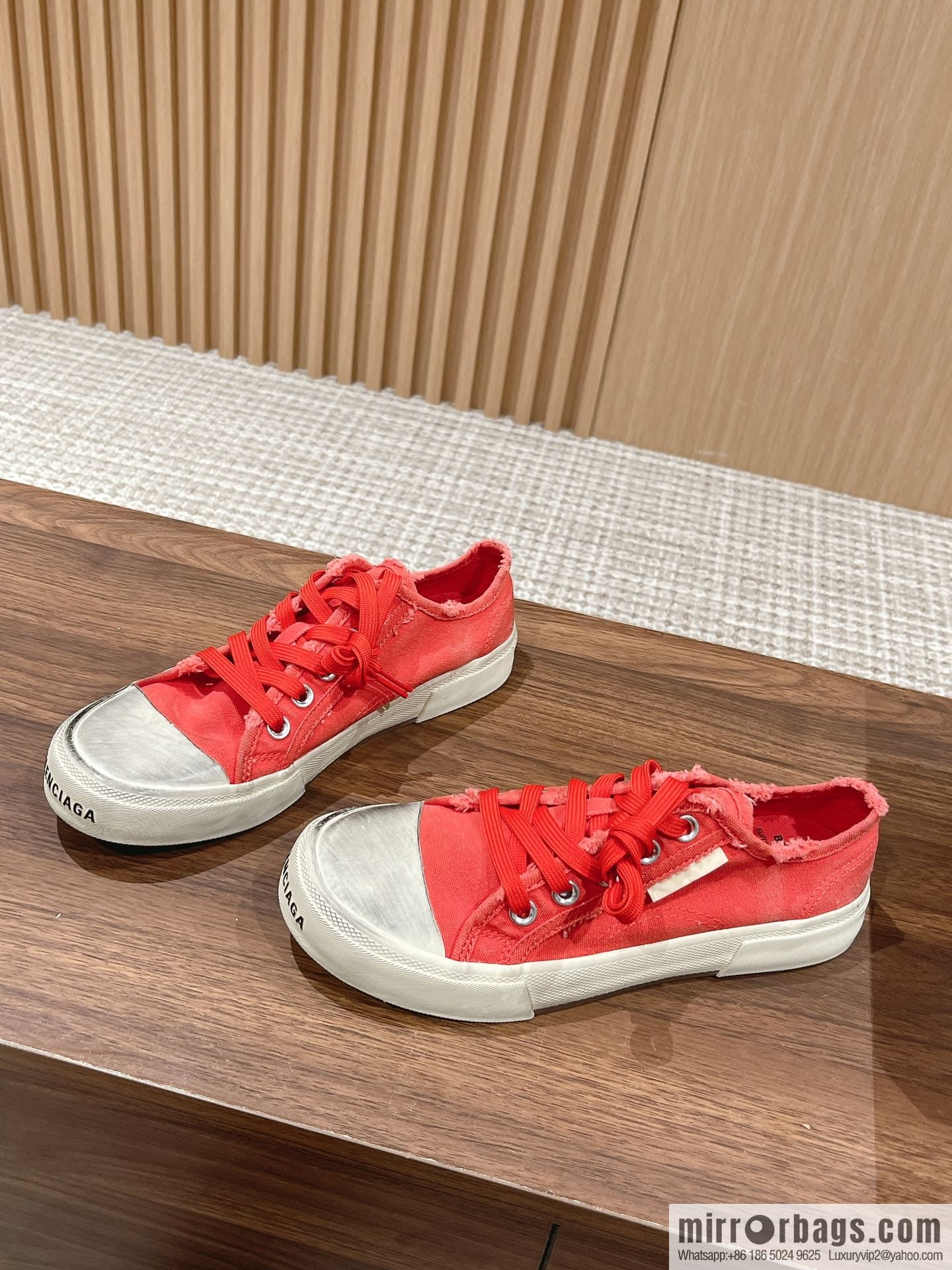 ๐๐๐ฅ๐๐ง๐๐ข๐๐ ๐ Balenciaga, new Paris casual espadrilles