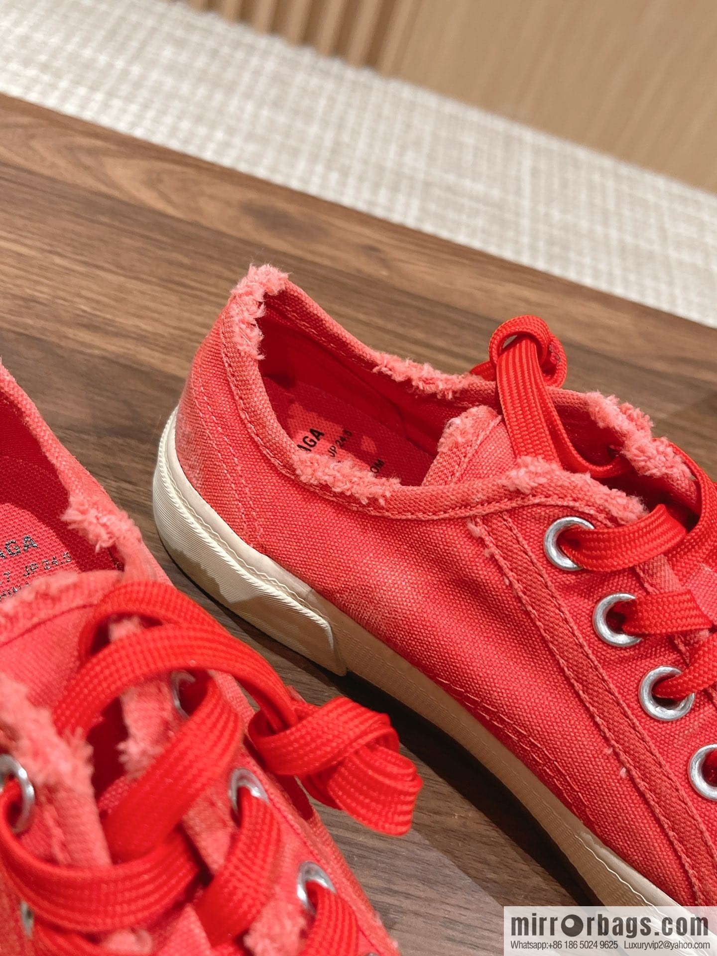 ๐๐๐ฅ๐๐ง๐๐ข๐๐ ๐ Balenciaga, new Paris casual espadrilles