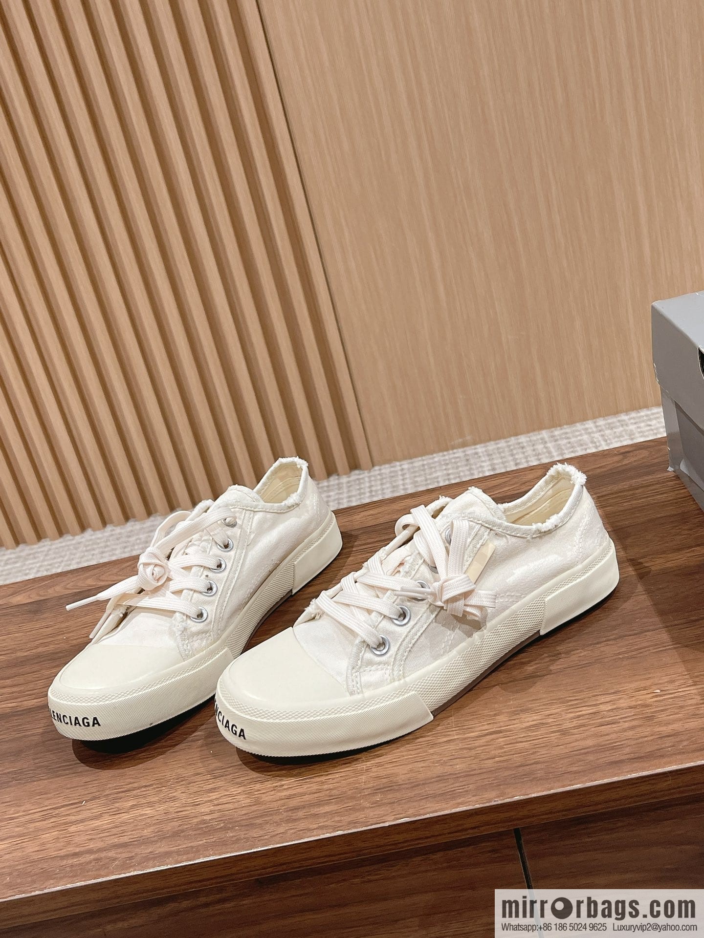 ๐๐๐ฅ๐๐ง๐๐ข๐๐ ๐ Balenciaga, new Paris casual espadrilles