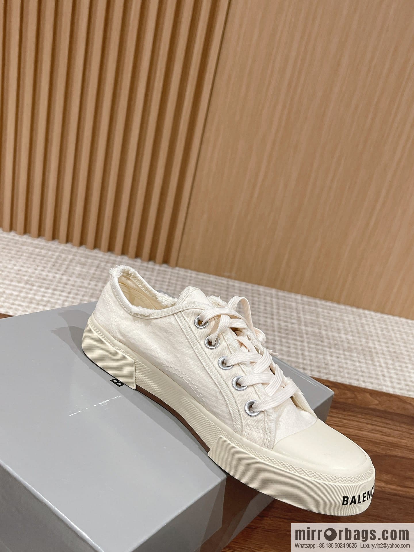 ๐๐๐ฅ๐๐ง๐๐ข๐๐ ๐ Balenciaga, new Paris casual espadrilles
