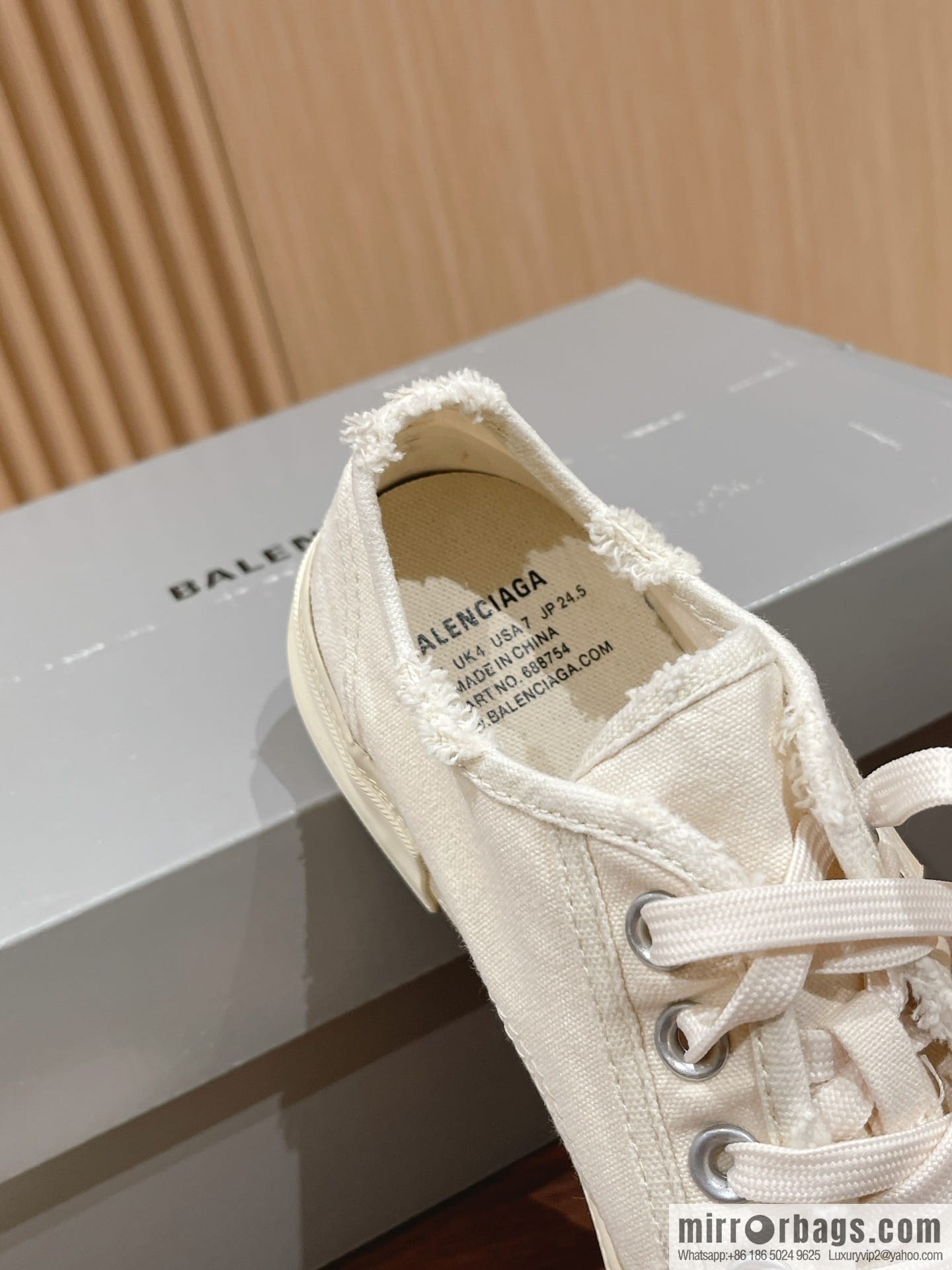 ๐๐๐ฅ๐๐ง๐๐ข๐๐ ๐ Balenciaga, new Paris casual espadrilles