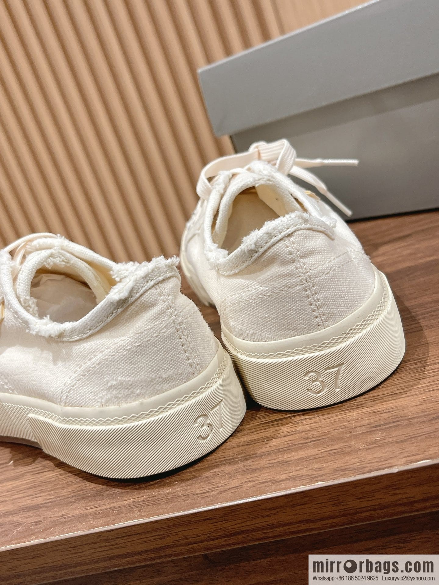 ๐๐๐ฅ๐๐ง๐๐ข๐๐ ๐ Balenciaga, new Paris casual espadrilles
