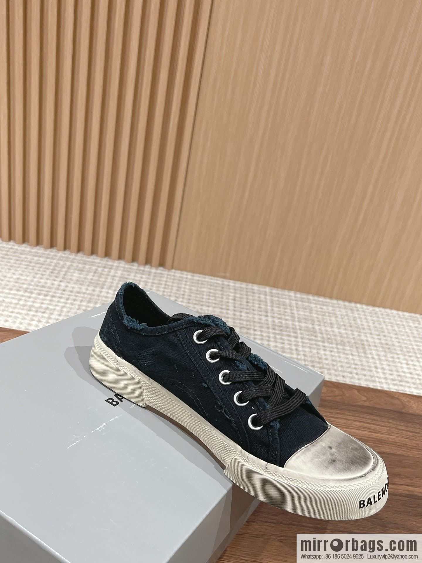 ๐๐๐ฅ๐๐ง๐๐ข๐๐ ๐ Balenciaga, new Paris casual espadrilles