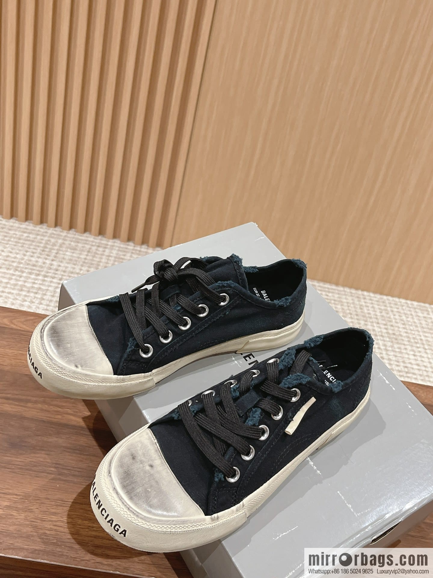๐๐๐ฅ๐๐ง๐๐ข๐๐ ๐ Balenciaga, new Paris casual espadrilles