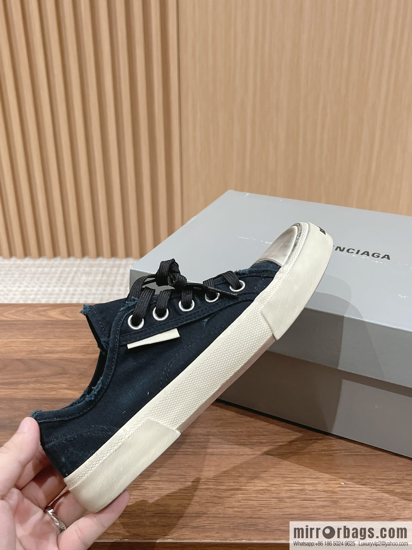 ๐๐๐ฅ๐๐ง๐๐ข๐๐ ๐ Balenciaga, new Paris casual espadrilles
