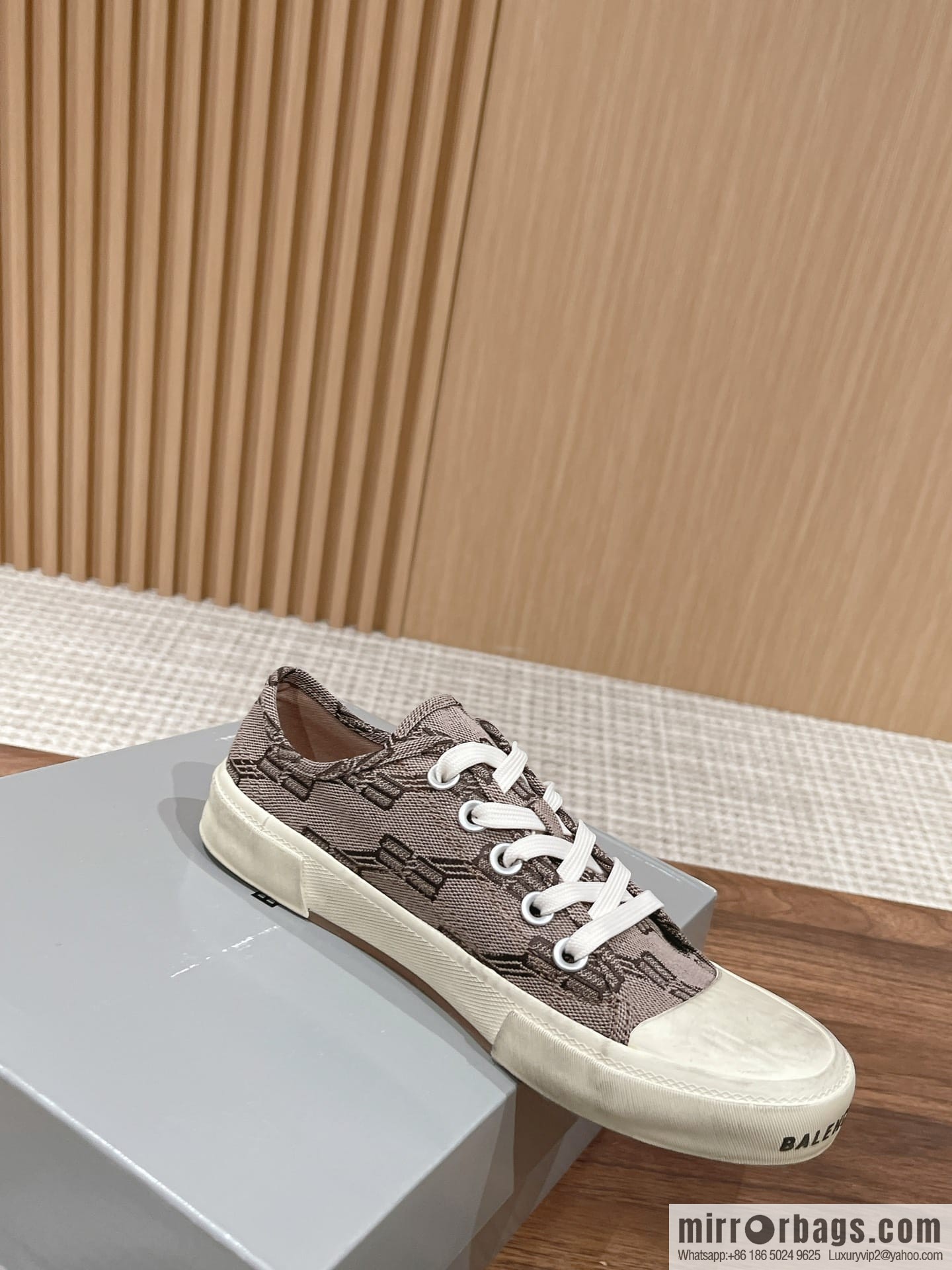 ๐๐๐ฅ๐๐ง๐๐ข๐๐ ๐ Balenciaga, new Paris casual espadrilles