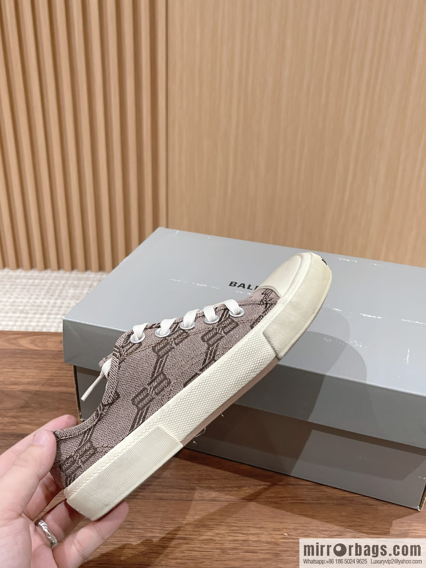 ๐๐๐ฅ๐๐ง๐๐ข๐๐ ๐ Balenciaga, new Paris casual espadrilles