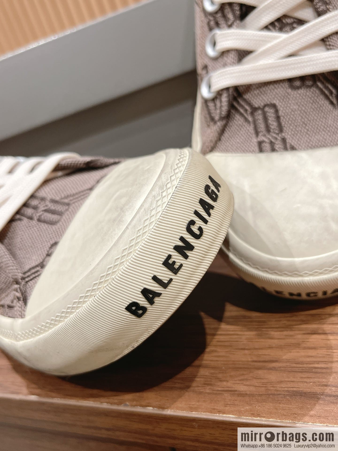 ๐๐๐ฅ๐๐ง๐๐ข๐๐ ๐ Balenciaga, new Paris casual espadrilles