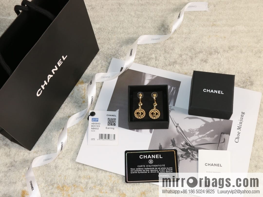 New ☑️ Chanel C2 gold double c round stud earrings