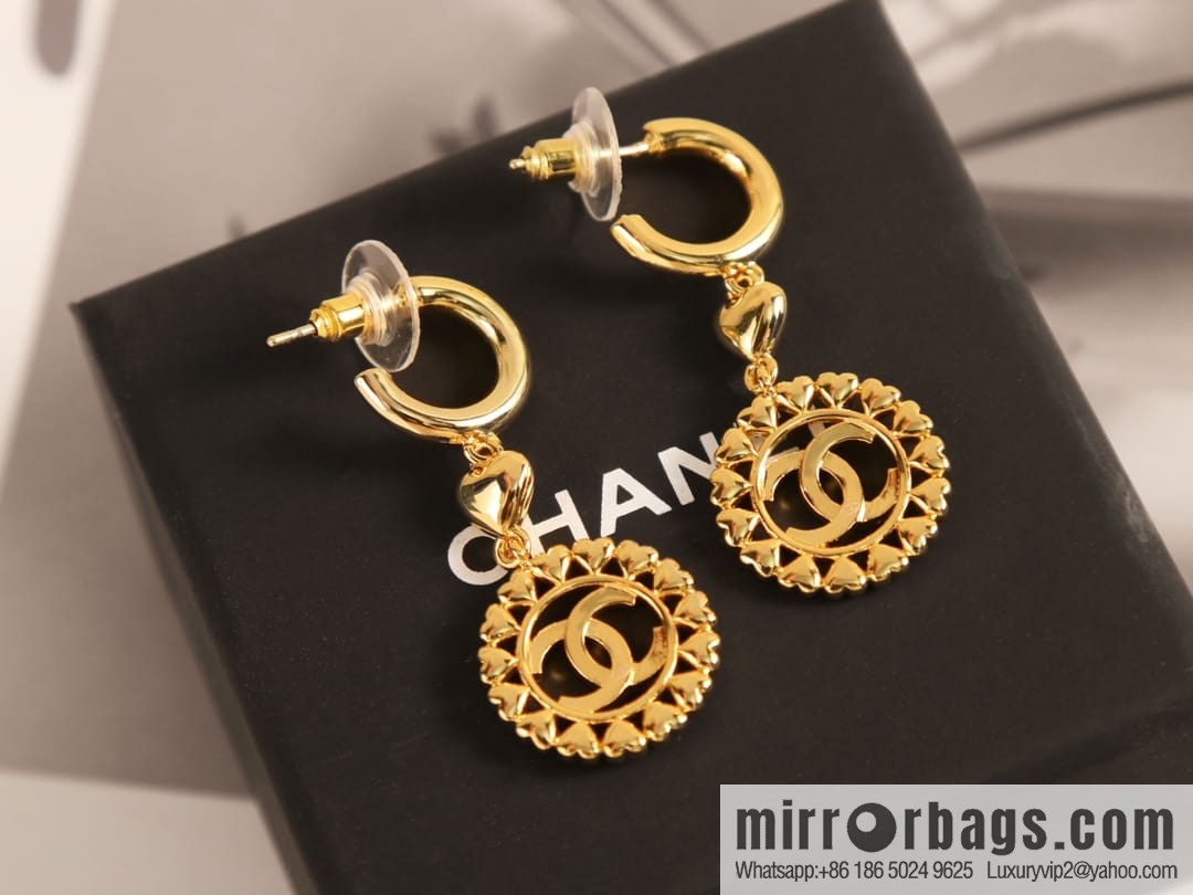 New ☑️ Chanel C2 gold double c round stud earrings