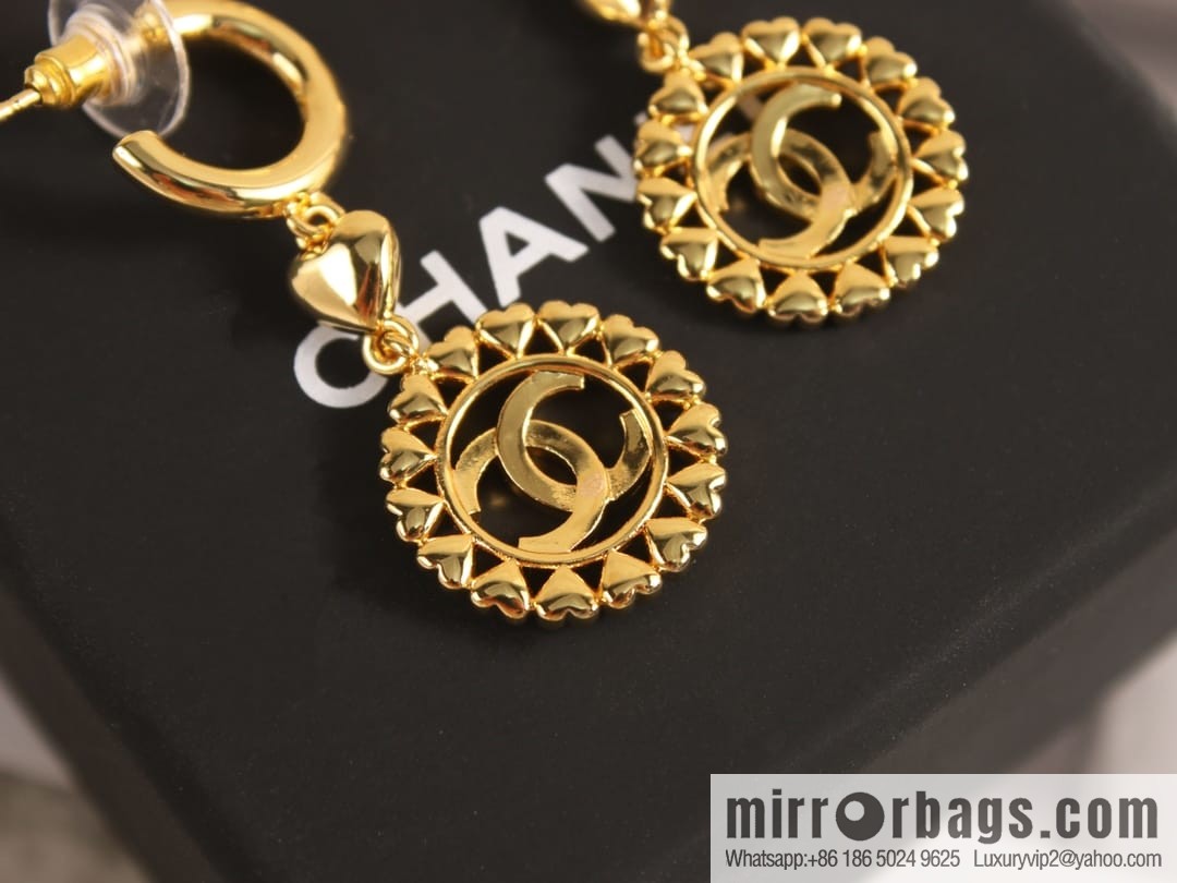 New ☑️ Chanel C2 gold double c round stud earrings