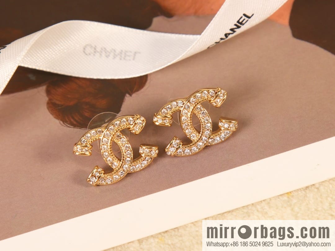 New ☑️ Chanel c1 full diamond double c stud earrings