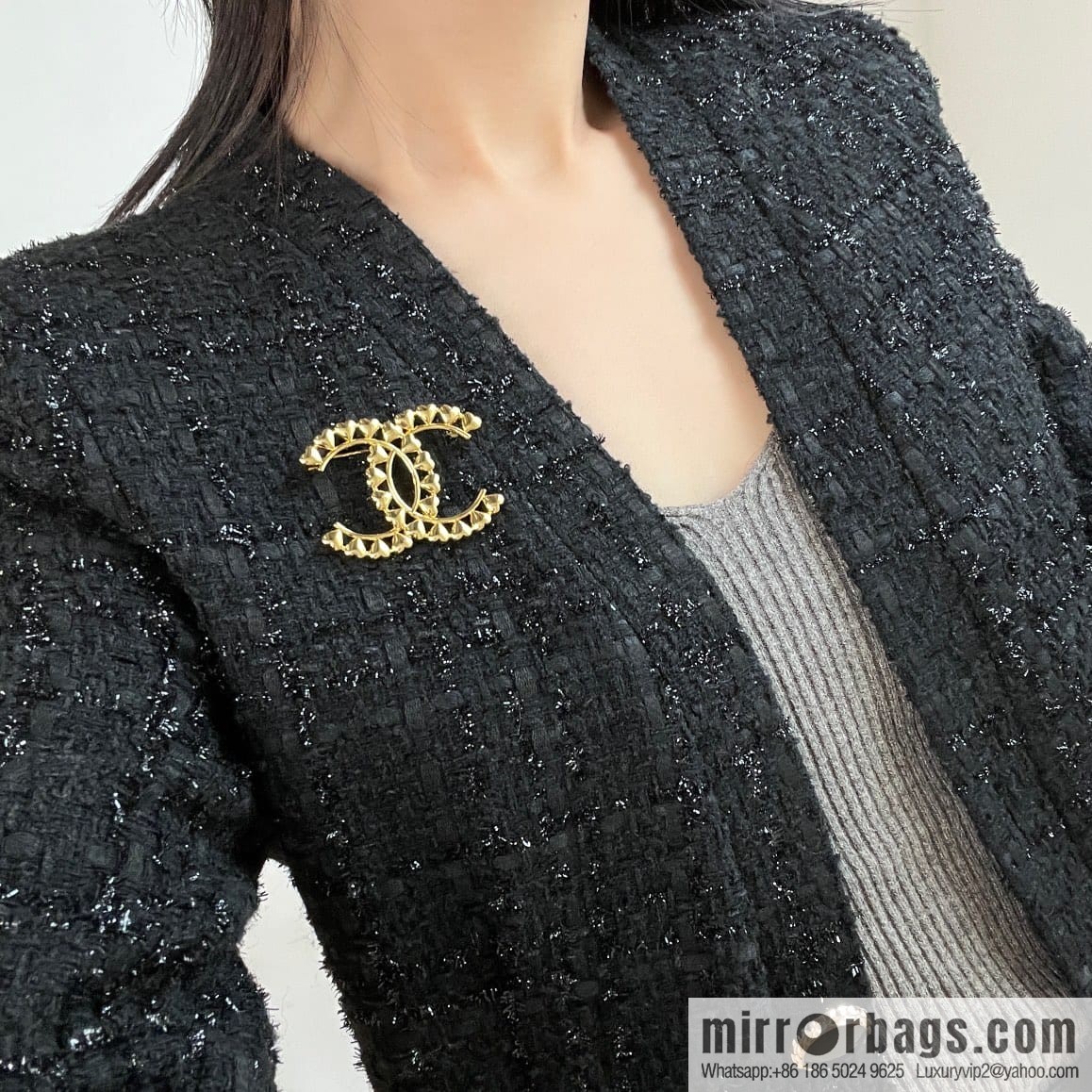 New ☑️ Chanel gold brooch