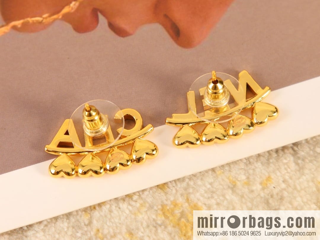 New ☑️ Chanel c1 letter asymmetric stud earrings